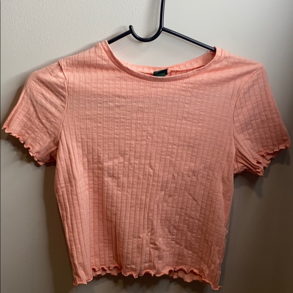 pink top